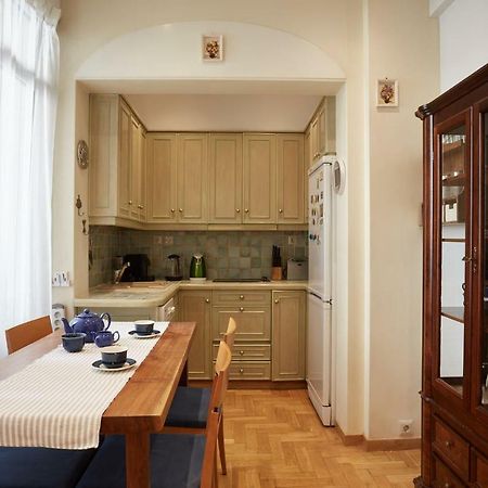Riggilis Apartment Atene Esterno foto