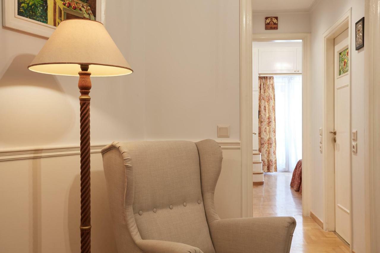 Riggilis Apartment Atene Esterno foto