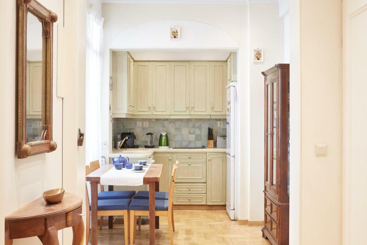 Riggilis Apartment Atene Esterno foto