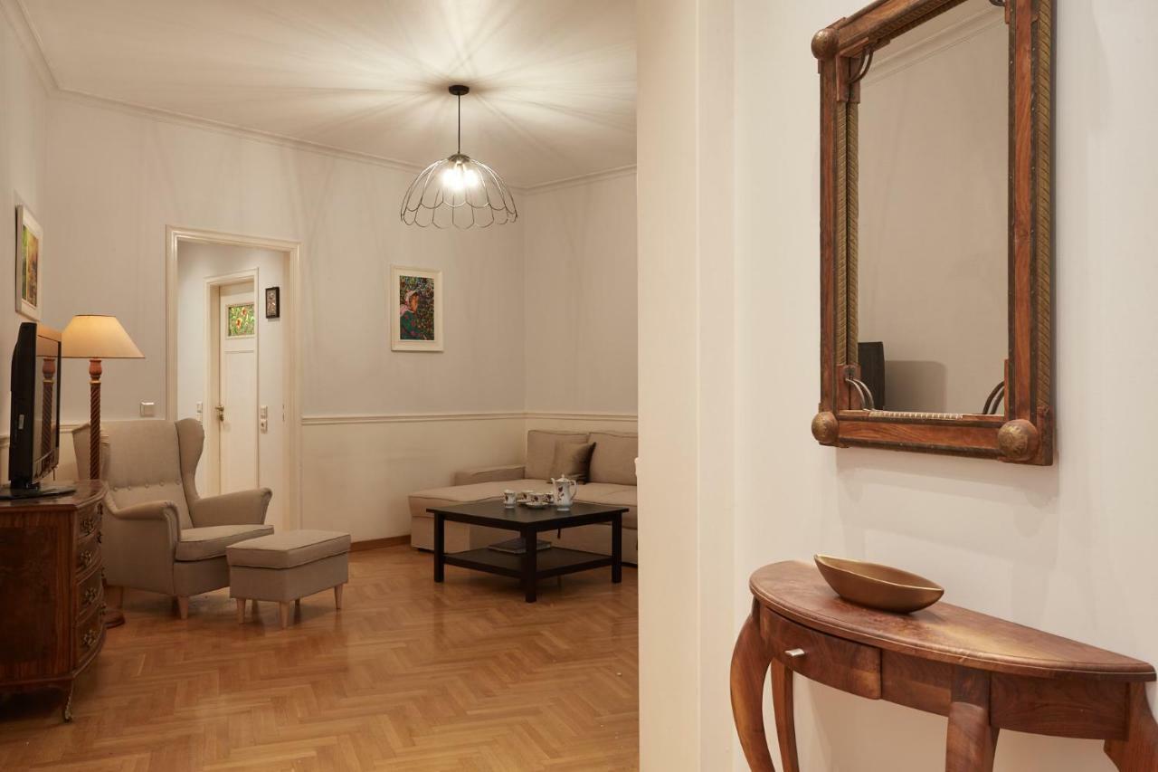 Riggilis Apartment Atene Esterno foto